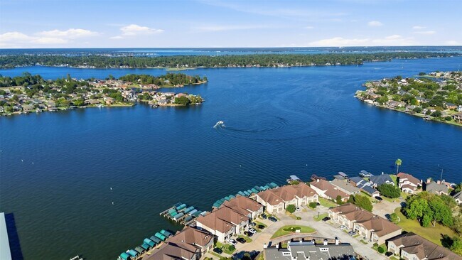 Building Photo - 251 Charles Rdg Dr