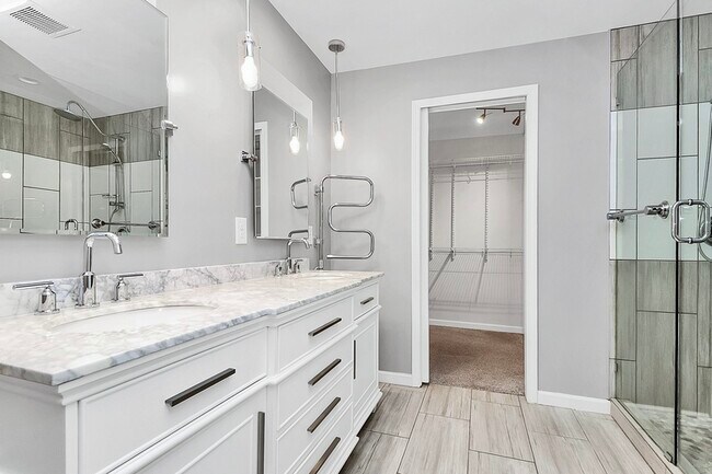 Building Photo - 1932 Stoneyridge Dr