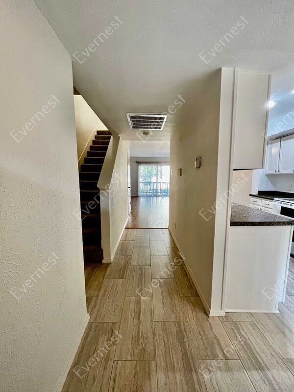 Building Photo - 4573 N O'Connor Rd