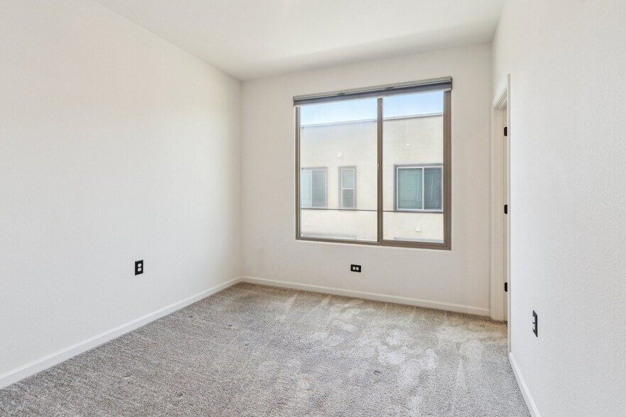Building Photo - 25250 Villager Ln