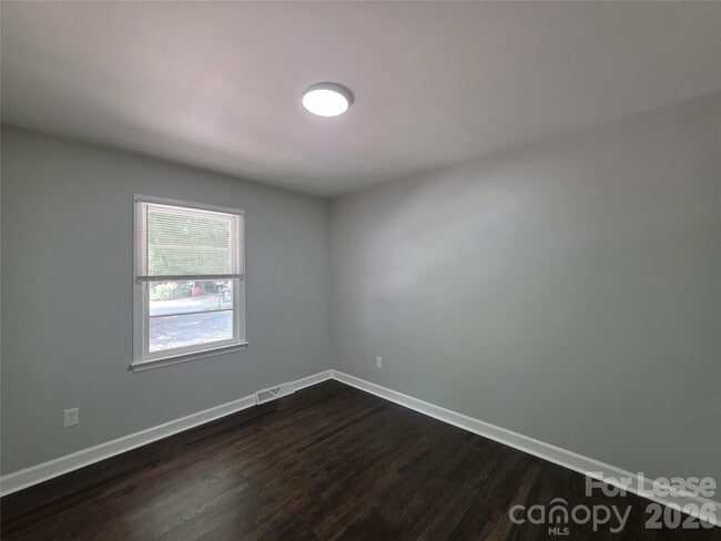 Building Photo - 502 Cardinal Ct