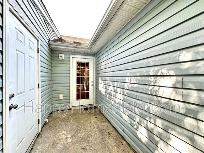 Building Photo - 7888 Montview Rd
