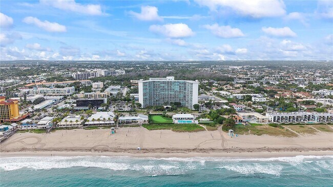 Building Photo - 333 NE 21st Ave