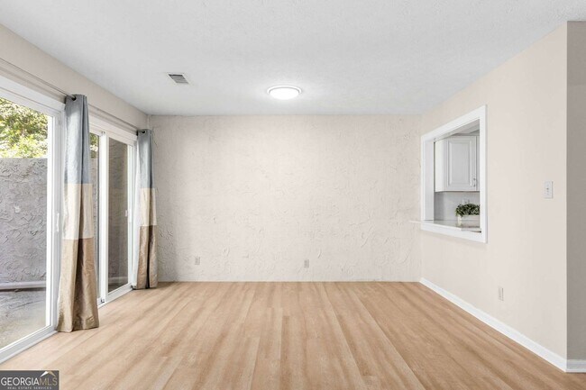 Building Photo - 510 E Ponce de Leon Ave