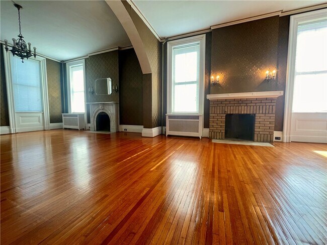 Building Photo - 52 Genesee St