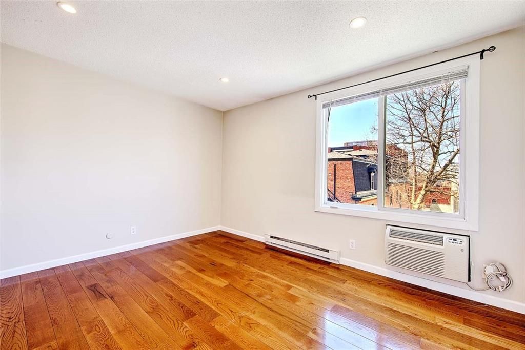 Building Photo - 274 S Main St