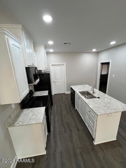 Building Photo - 118 Millie Park Dr