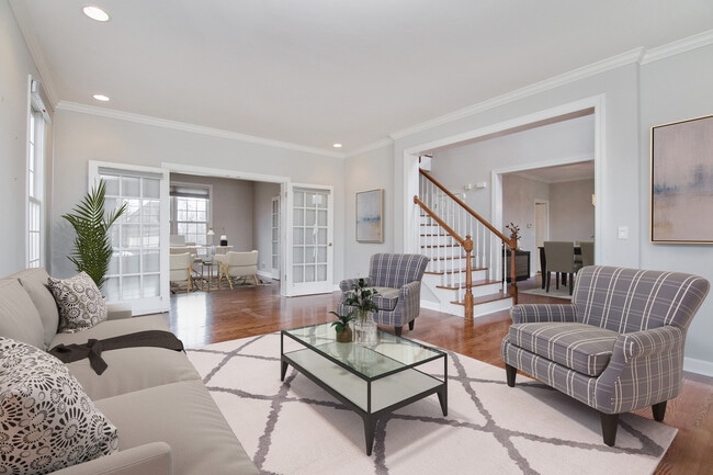 Building Photo - 2127 Chandler Ln