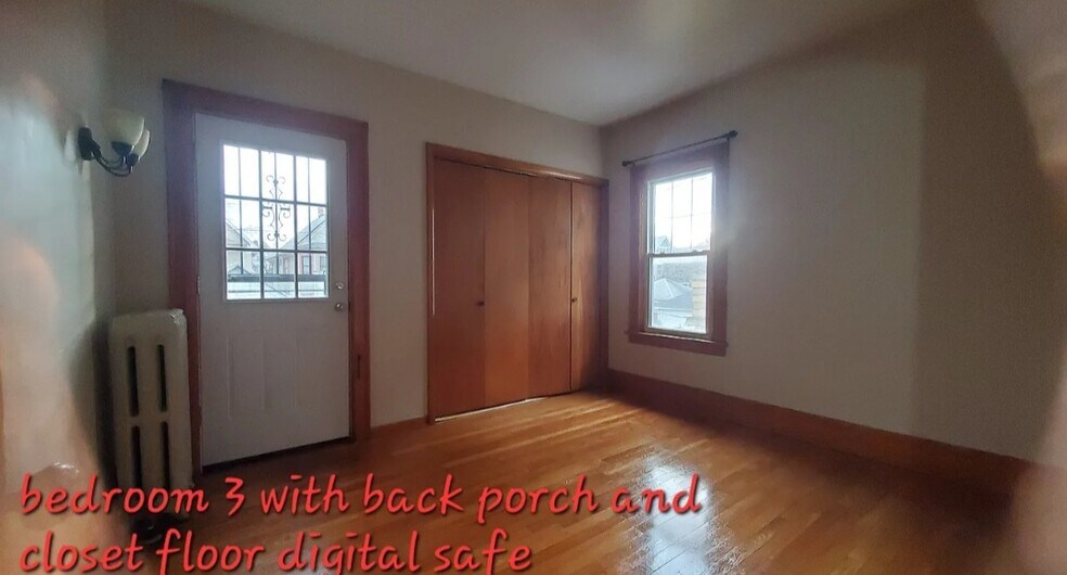 Building Photo - 425 Bird Ave