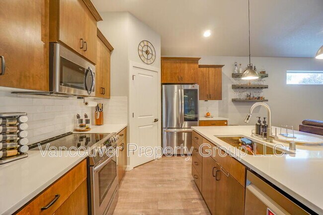 Building Photo - 2511 NE 59th St