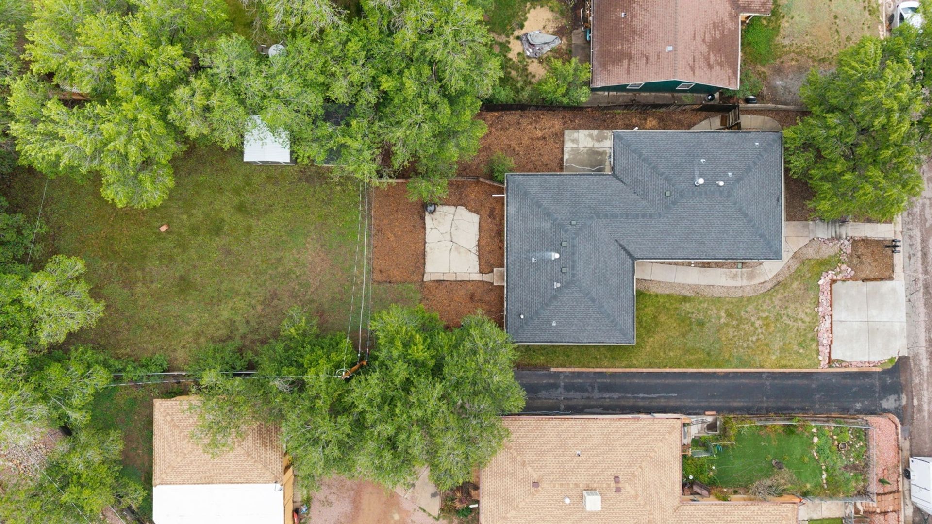 Building Photo - 405 Wilhelmia Ave