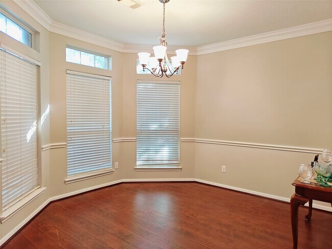 Building Photo - 26418 Creston Woods Dr