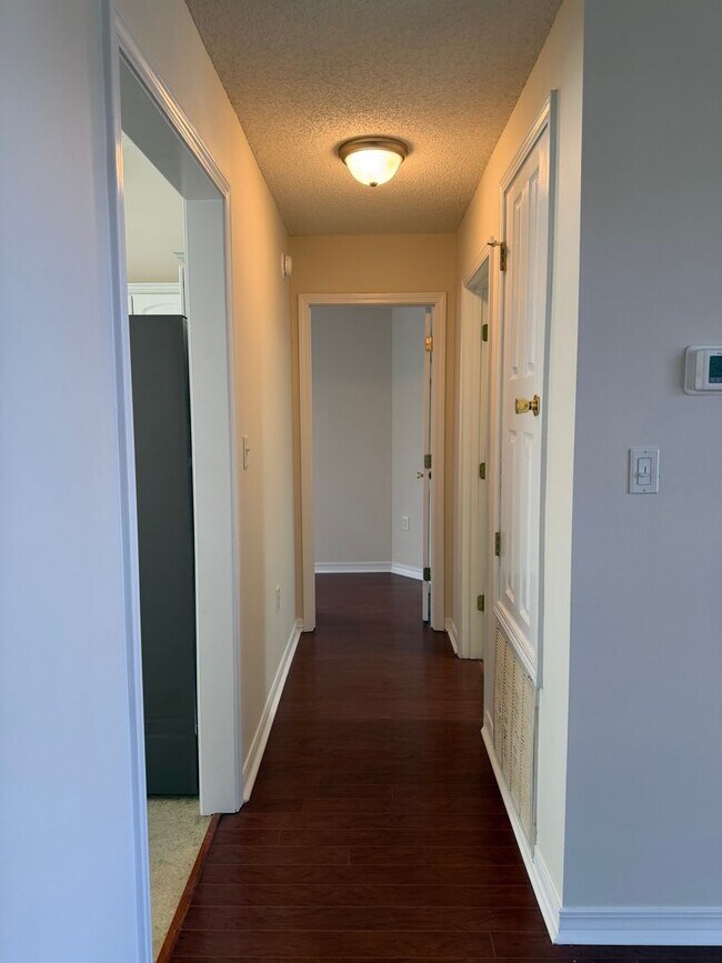 Building Photo - Beautiful 4 Bedroom In Niceville!