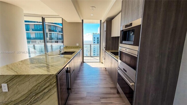 Building Photo - 801 S Miami Ave