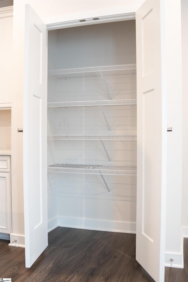 Building Photo - 17 Rollins Ave