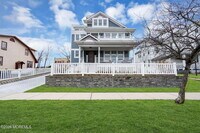 Building Photo - 213 9th Ave