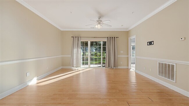 Building Photo - 4880 Dahlia Ct