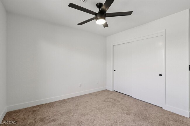 Building Photo - 2548 Tumble Brook Dr