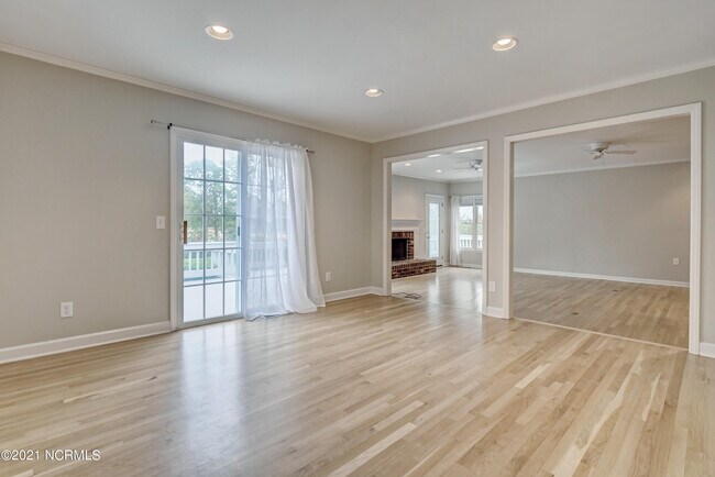 Building Photo - 8333 Bald Eagle Ln
