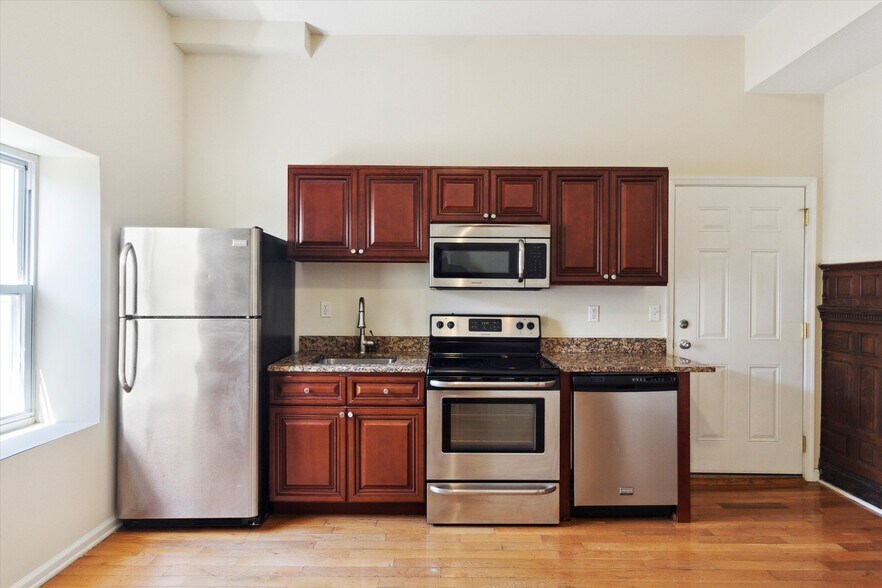 Building Photo - 1519-21 N 16TH ST Unit 3102