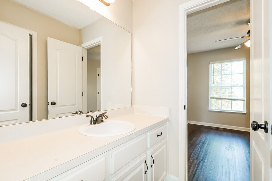 Building Photo - 804 Cainbrook Ct
