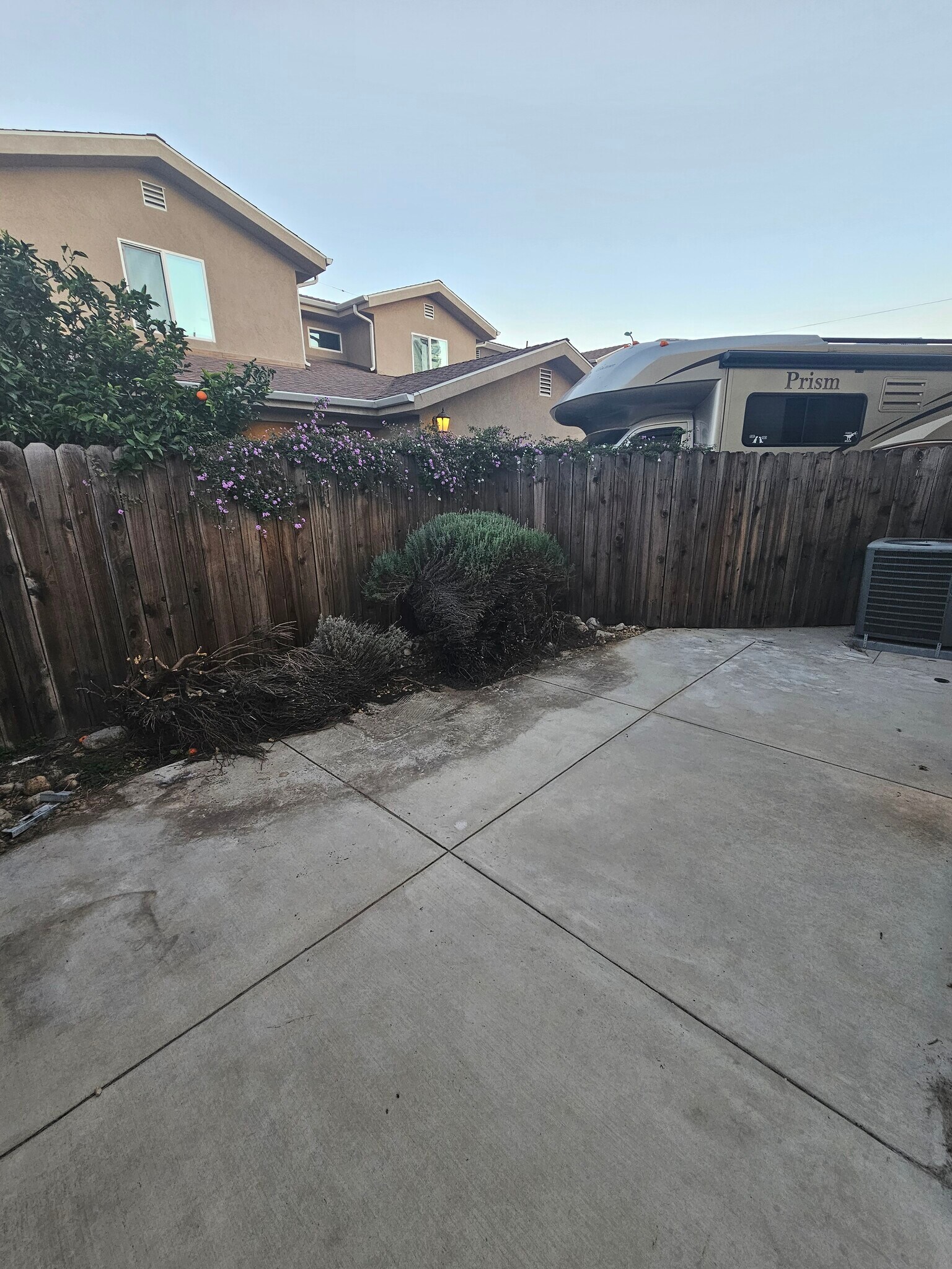 Building Photo - 7544 Denny Ave