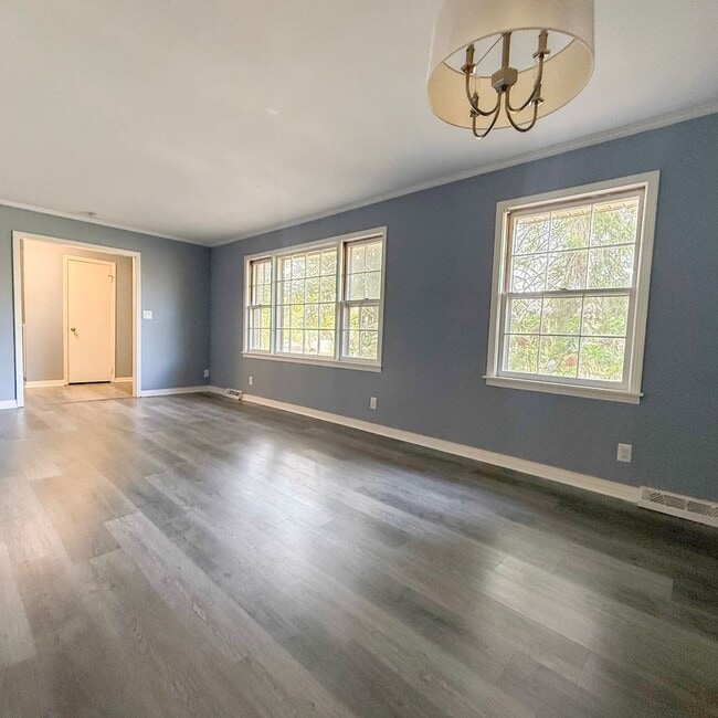 Building Photo - Updated 3-Bedroom with Bonus Room, Deck & Screened-In Porch