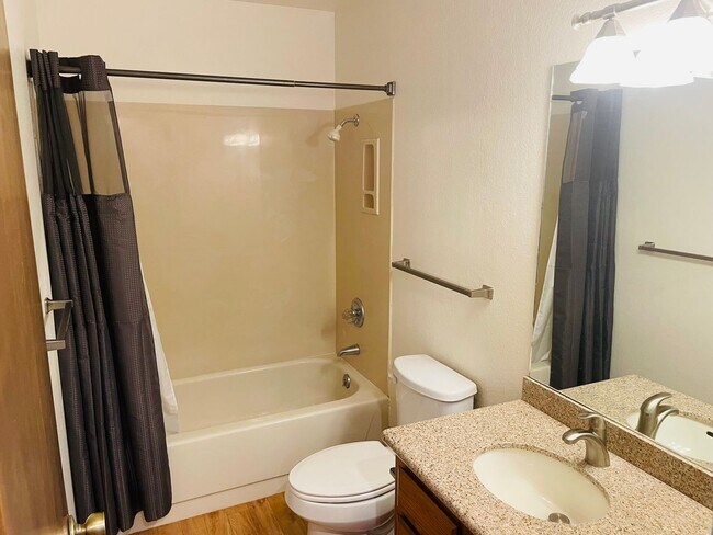 Building Photo - 155 Canyon Diablo Rd