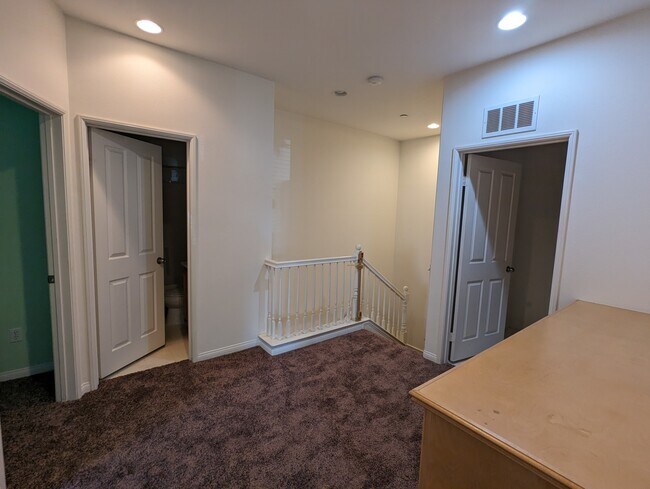 Loft 2 - 2911 Esperanza Way