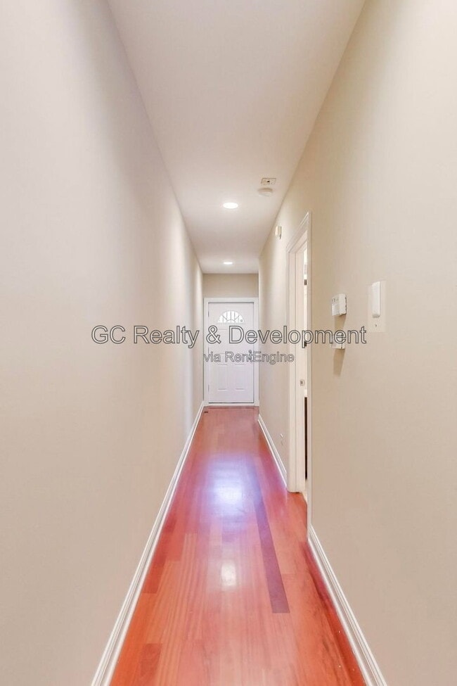 Building Photo - 4610 N Ashland Ave