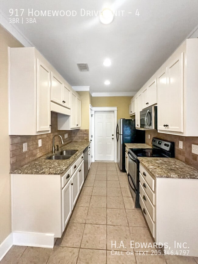 Building Photo - 917 Homewood Dr