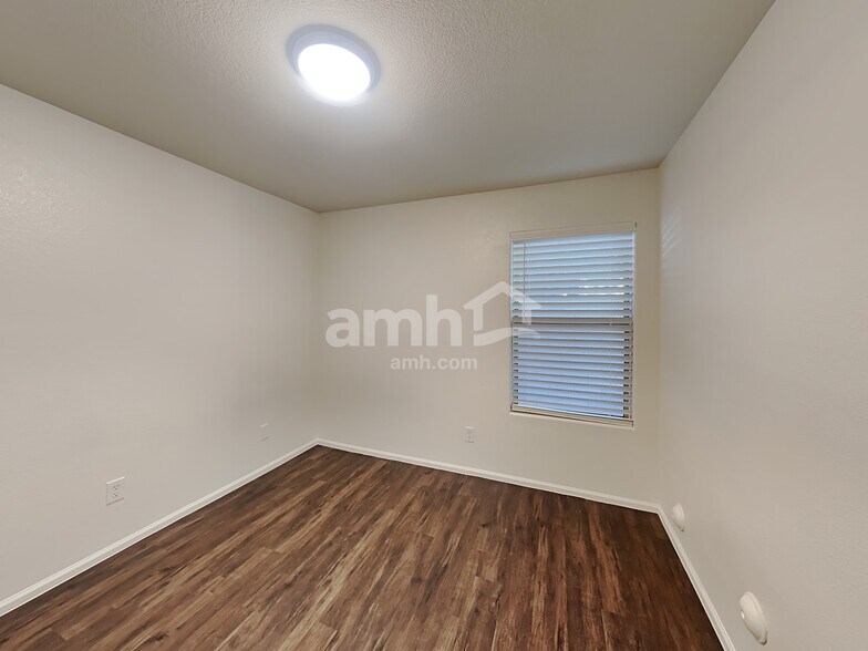 Building Photo - 16563 W Melvin St