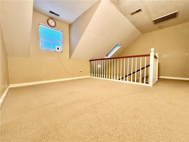 Building Photo - 282 Amazing Wy