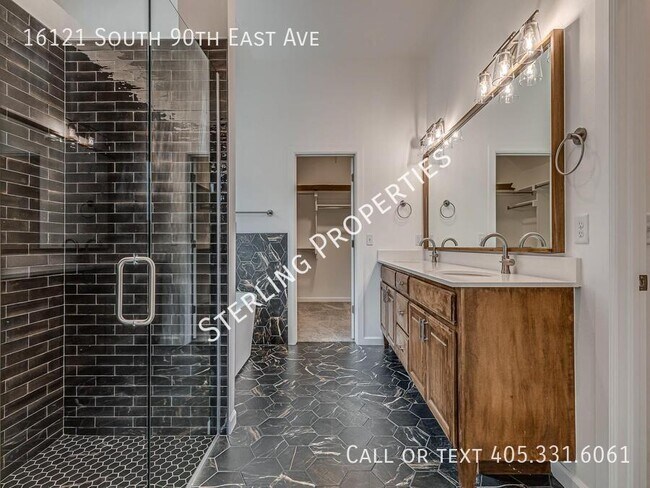 Building Photo - 16121 S 90th East Ave