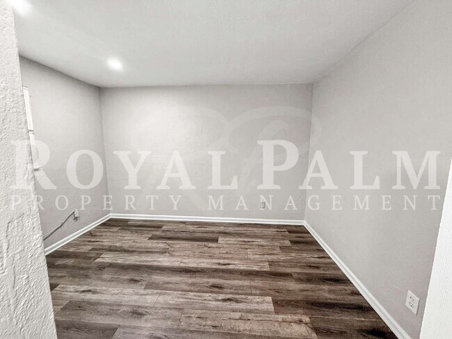 Building Photo - 3744 Estelle Ave