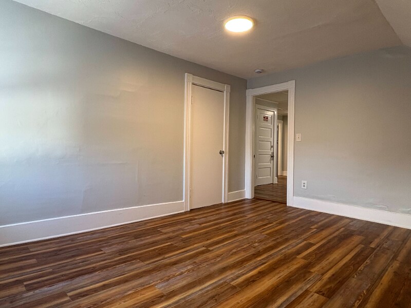 Building Photo - 84 Quinapoxet St