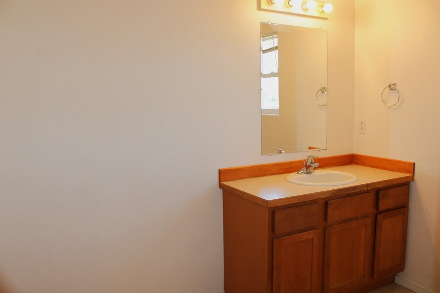 Building Photo - 1503 Trisha Way