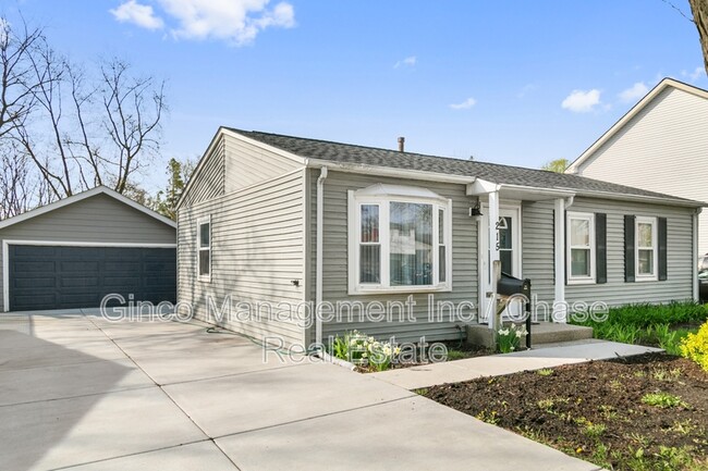 Primary Photo - 215 E Maxon Ln