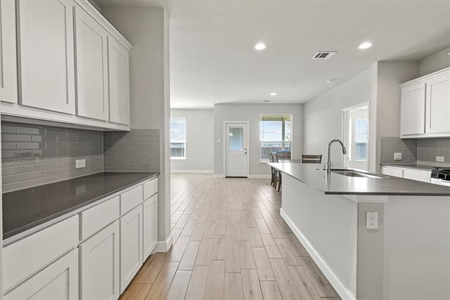 Building Photo - 204 Dunmore Dr