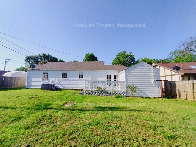 Building Photo - FOR LEASE | Tulsa | $1000 Rent | 2 Bed, 1 ...