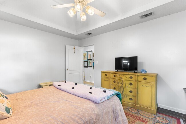 Building Photo - 117 Millbrook Dr