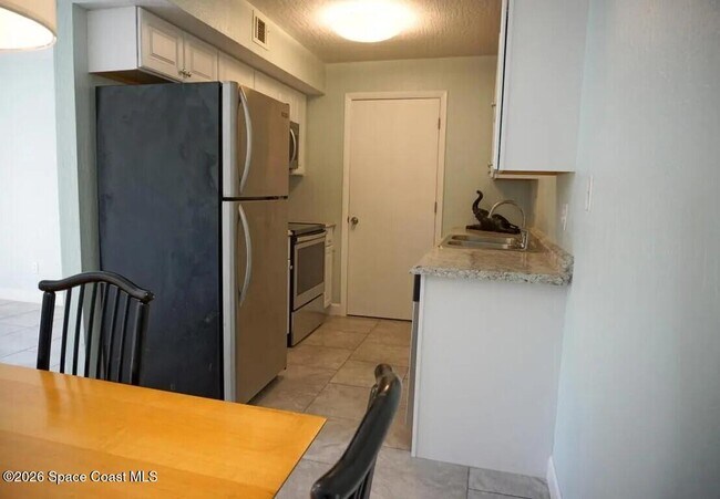 Building Photo - 2130 Forest Knoll Dr NE