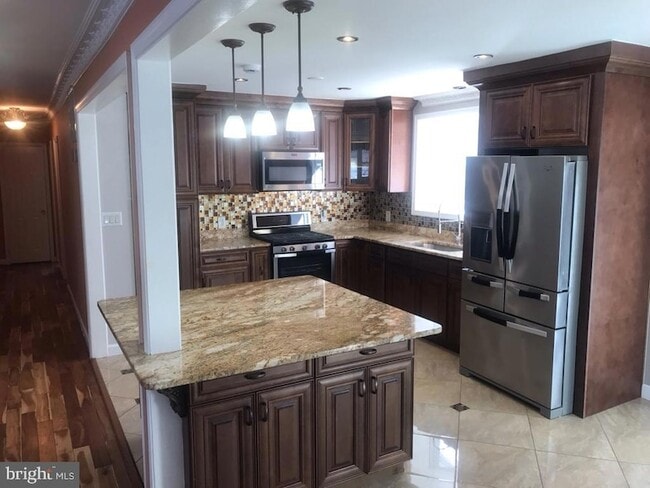 Building Photo - 7309 Sheffield Dr