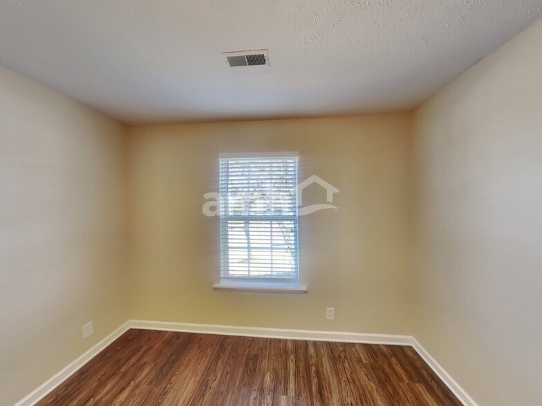 Building Photo - 1228 Shannon Ln