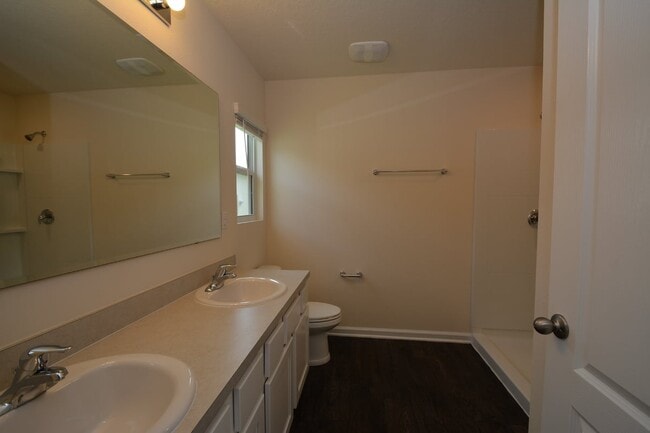 Building Photo - 664 Grand Reserve Dr