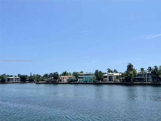 Building Photo - 20505 E Country Club Dr