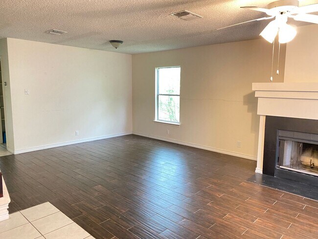 Building Photo - 4 br, 4.5 bath House - 8918 Kenton Mist