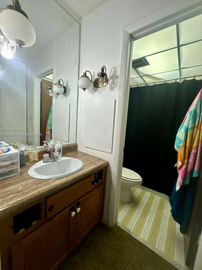 Building Photo - 3720 Inverrary Dr