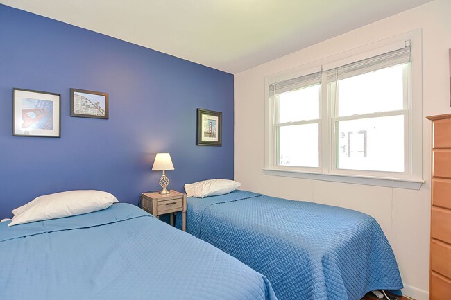 Building Photo - Winter Rental: Ryal Side in Beverly (Utilities Included)