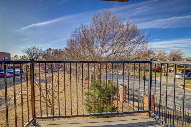 Building Photo - 2181 Houston Ave